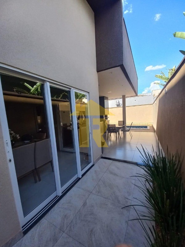 Casa de Condomínio com 3 quartos à venda, 145m² — foto 12 de 39
