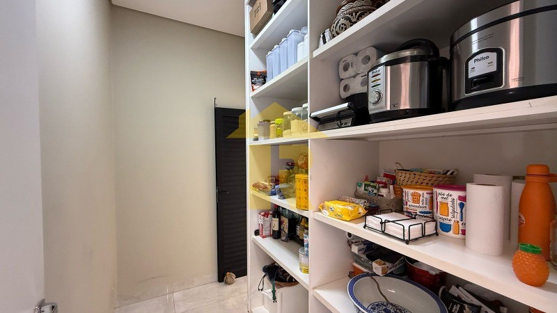Casa de Condomínio com 3 quartos à venda, 200m² — foto 18 de 41