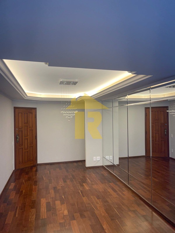 Apartamento com 3 quartos à venda, 135m² — foto 1 de 20