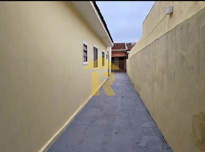 Casa com 3 quartos à venda, 200m² — foto 23 de 34