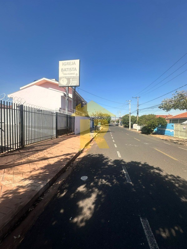 Casa com 3 quartos à venda, 145m² — foto 2 de 30