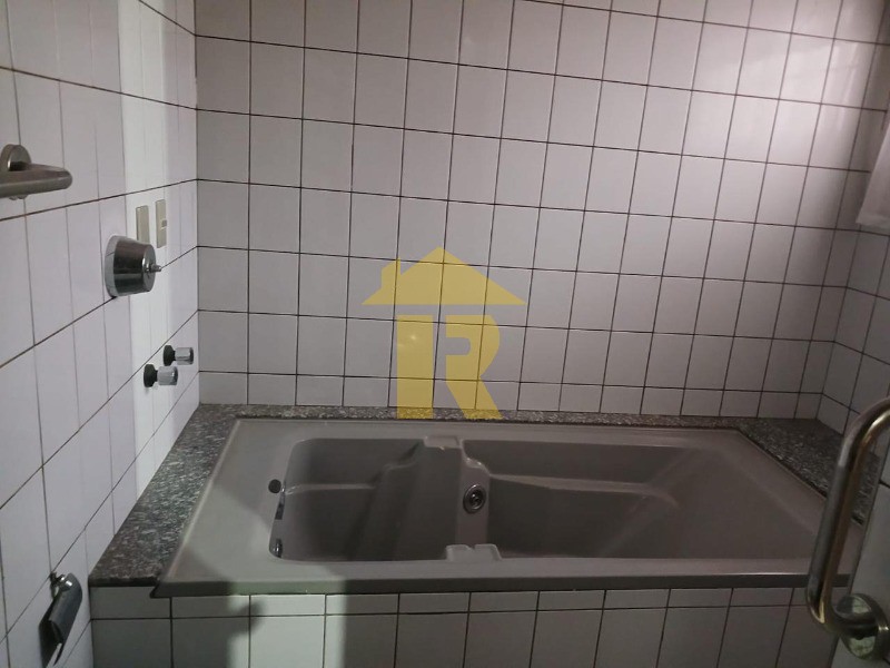 Casa com 3 quartos à venda, 367m² — foto 32 de 37