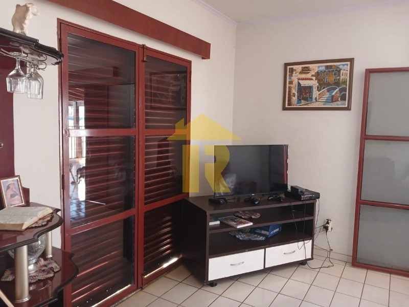 Casa com 3 quartos à venda, 367m² — foto 13 de 37