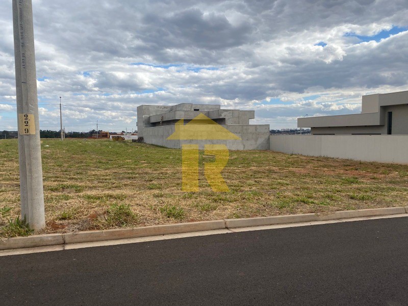 Terreno / Lote / Condomínio  à venda, 300m² — foto 1 de 20