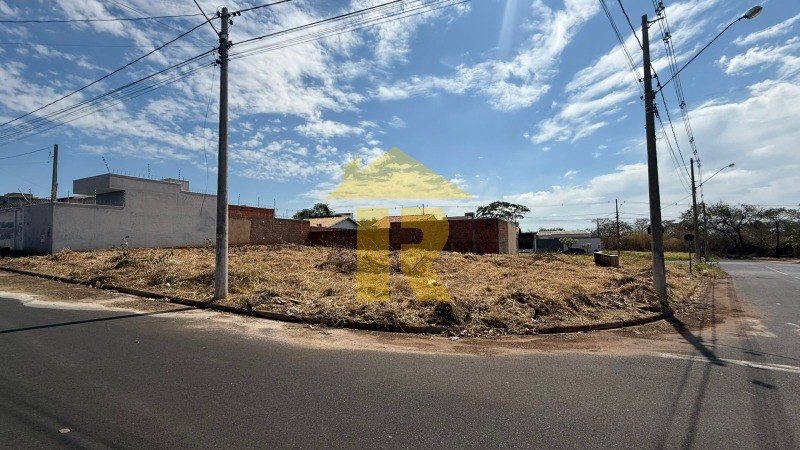 Terreno / Lote / Condomínio  à venda, 320m² — foto 1 de 11