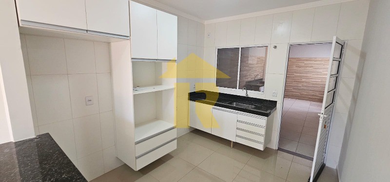 Casa com 3 quartos à venda e aluguel, 120m² — foto 11 de 32