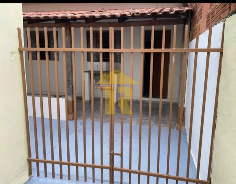 Casa com 3 quartos à venda, 200m² — foto 24 de 34