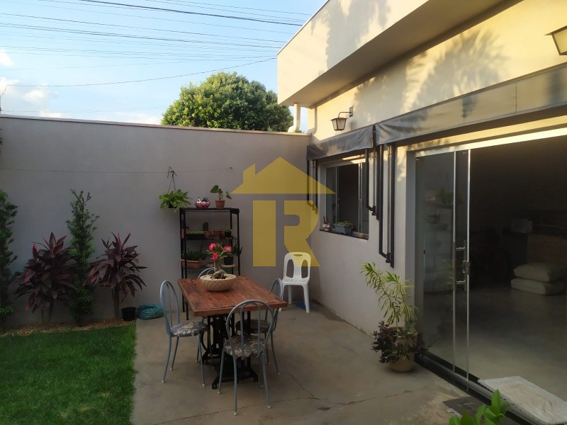 Casa com 3 quartos à venda, 186m² — foto 16 de 36
