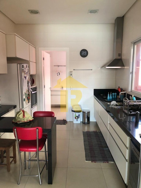 Casa de Condomínio com 4 quartos à venda, 330m² — foto 12 de 28