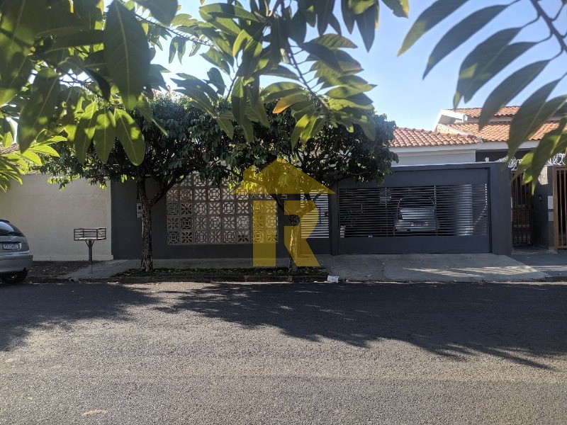 Casa com 3 quartos à venda, 186m² — foto 1 de 36