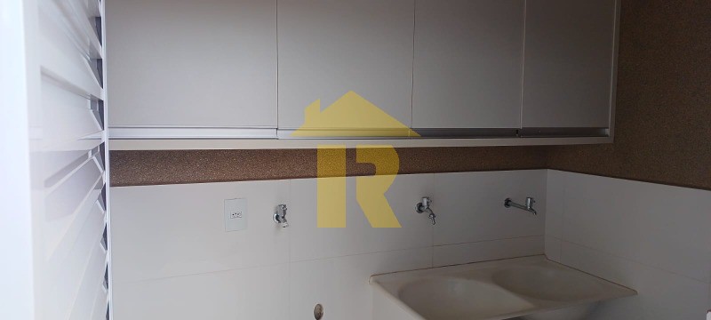 Casa de Condomínio com 3 quartos à venda e aluguel, 216m² — foto 17 de 33