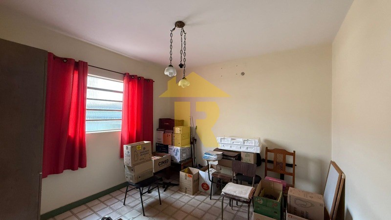 Casa com 3 quartos à venda, 305m² — foto 10 de 24