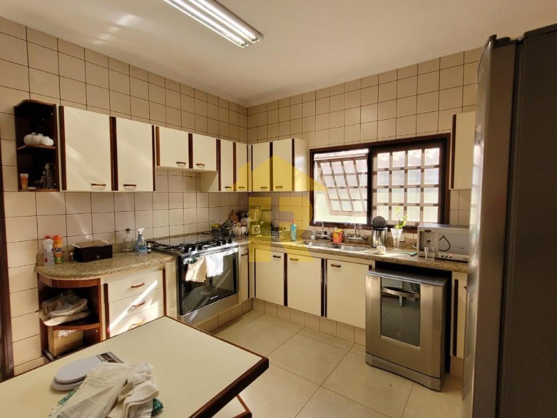 Casa de Condomínio com 4 quartos à venda, 450m² — foto 13 de 23