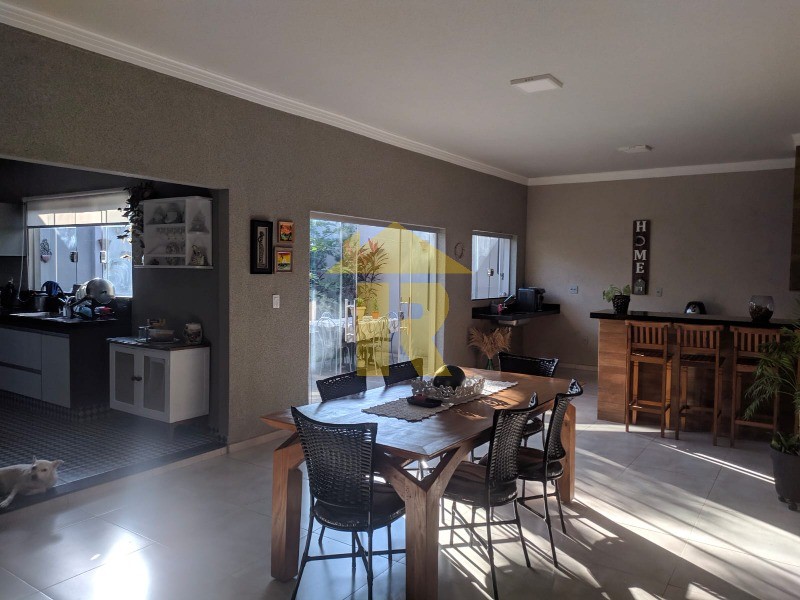 Casa com 3 quartos à venda, 186m² — foto 12 de 36