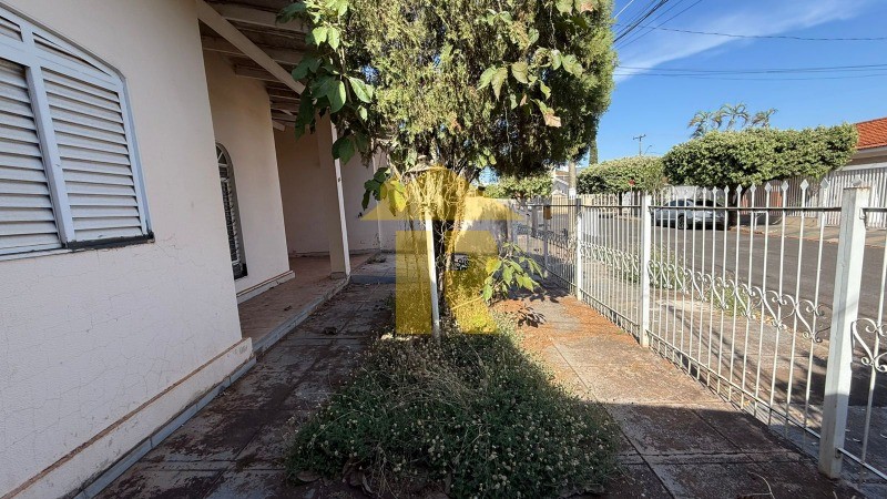 Casa com 2 quartos à venda, 180m² — foto 3 de 29