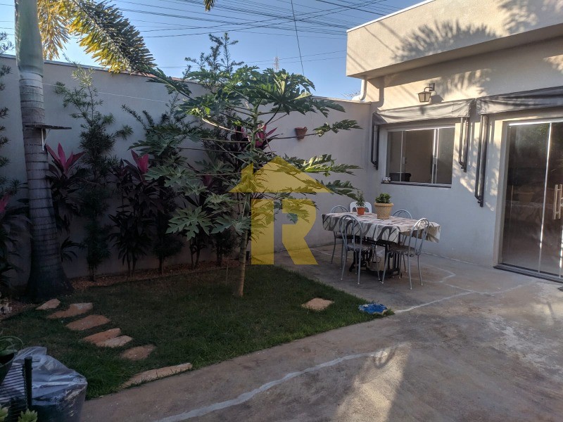 Casa com 3 quartos à venda, 186m² — foto 17 de 36