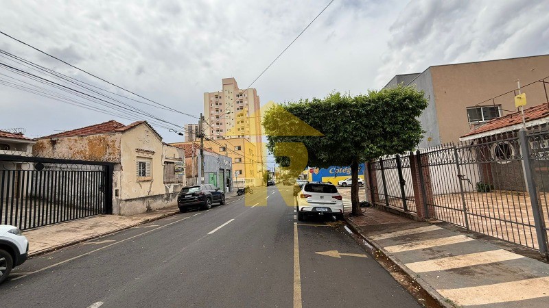 Casa com 3 quartos à venda, 305m² — foto 2 de 24