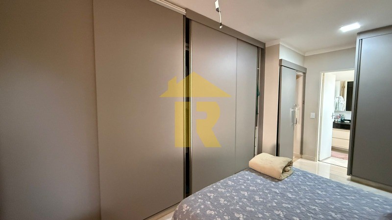 Casa de Condomínio com 3 quartos à venda, 200m² — foto 13 de 36