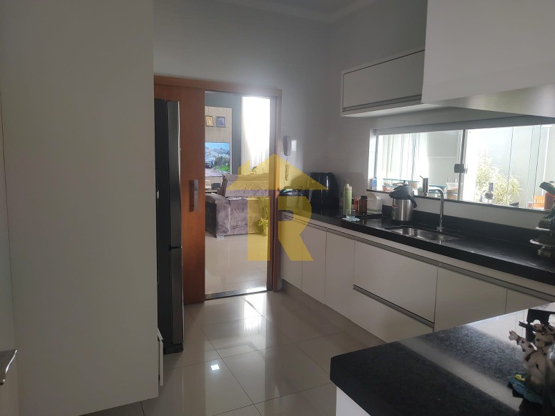 Casa de Condomínio com 3 quartos à venda, 153m² — foto 15 de 49