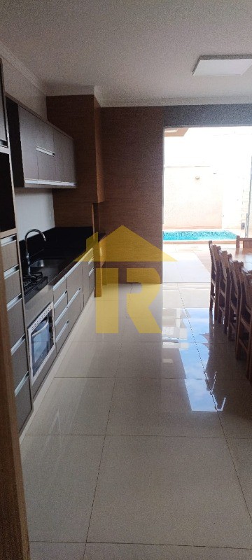Casa de Condomínio com 3 quartos à venda e aluguel, 216m² — foto 14 de 33