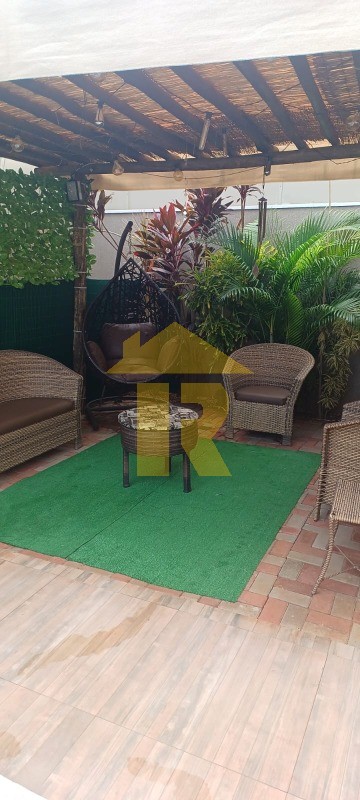 Casa de Condomínio com 3 quartos à venda e aluguel, 216m² — foto 19 de 33
