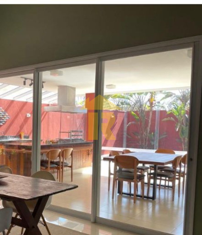 Casa de Condomínio com 4 quartos à venda, 330m² — foto 10 de 28