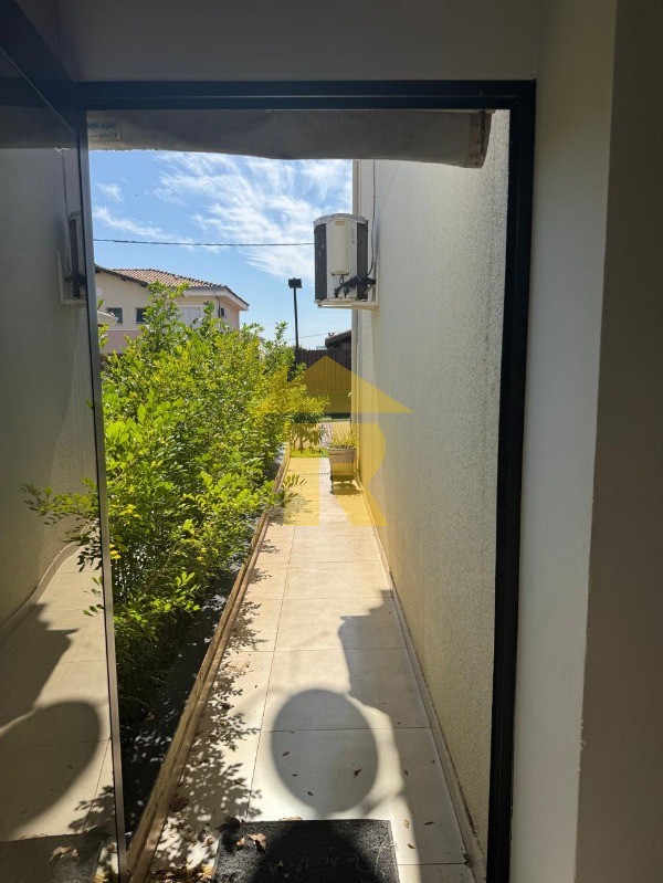 Casa de Condomínio com 3 quartos à venda e aluguel, 154m² — foto 3 de 29