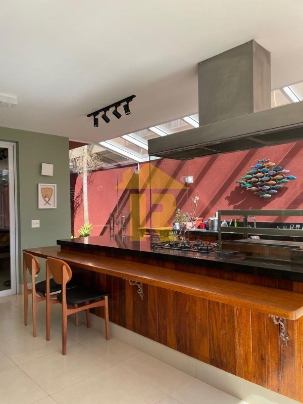 Casa de Condomínio com 4 quartos à venda, 330m² — foto 15 de 28