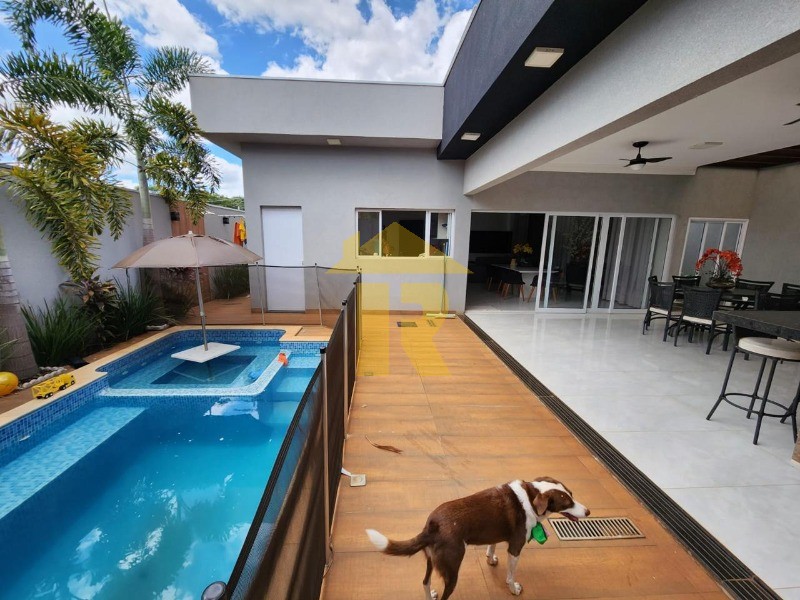 Casa de Condomínio com 2 quartos à venda, 232m² — foto 13 de 22
