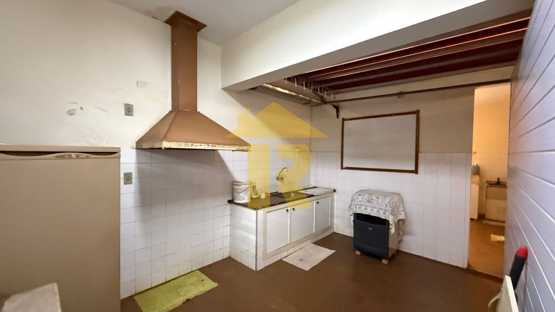 Casa com 3 quartos à venda, 305m² — foto 19 de 24