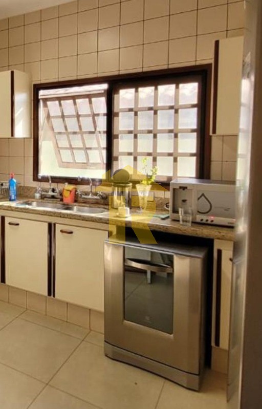 Casa de Condomínio com 4 quartos à venda, 450m² — foto 15 de 23