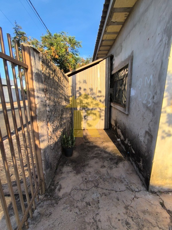 Casa com 2 quartos à venda, 60m² — foto 2 de 20