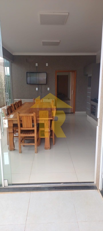 Casa de Condomínio com 3 quartos à venda e aluguel, 216m² — foto 11 de 33