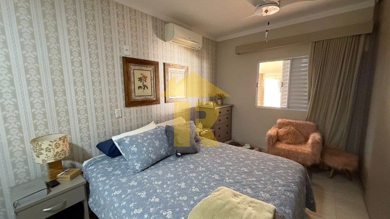 Casa de Condomínio com 3 quartos à venda, 200m² — foto 12 de 36