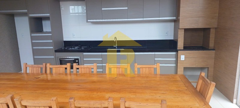 Casa de Condomínio com 3 quartos à venda e aluguel, 216m² — foto 8 de 33