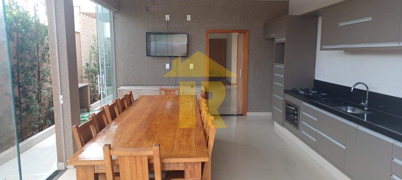 Casa de Condomínio com 3 quartos à venda e aluguel, 216m² — foto 10 de 33