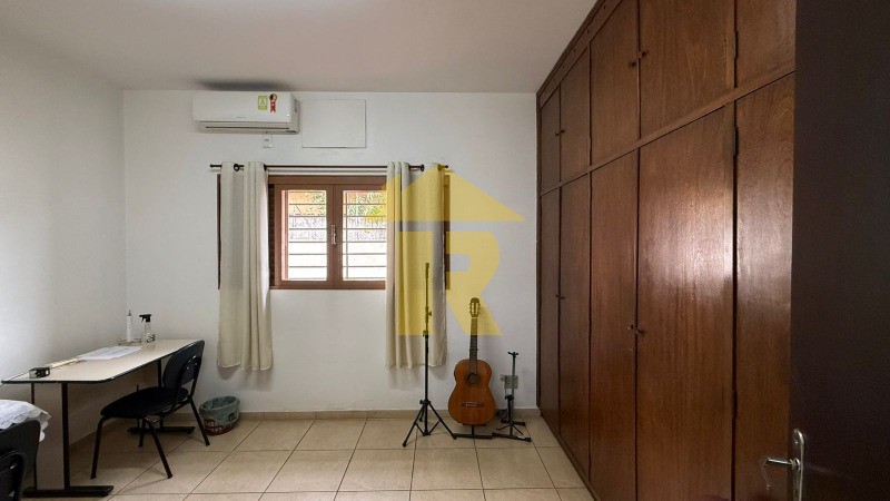 Casa com 3 quartos à venda, 305m² — foto 12 de 24