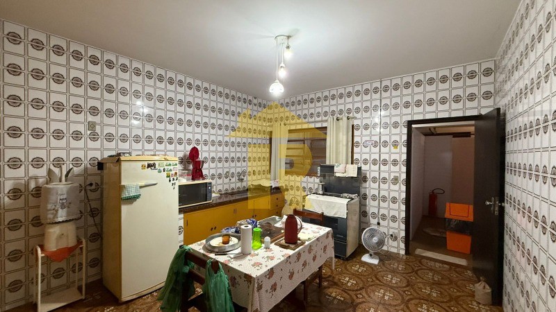 Casa com 3 quartos à venda, 305m² — foto 17 de 24