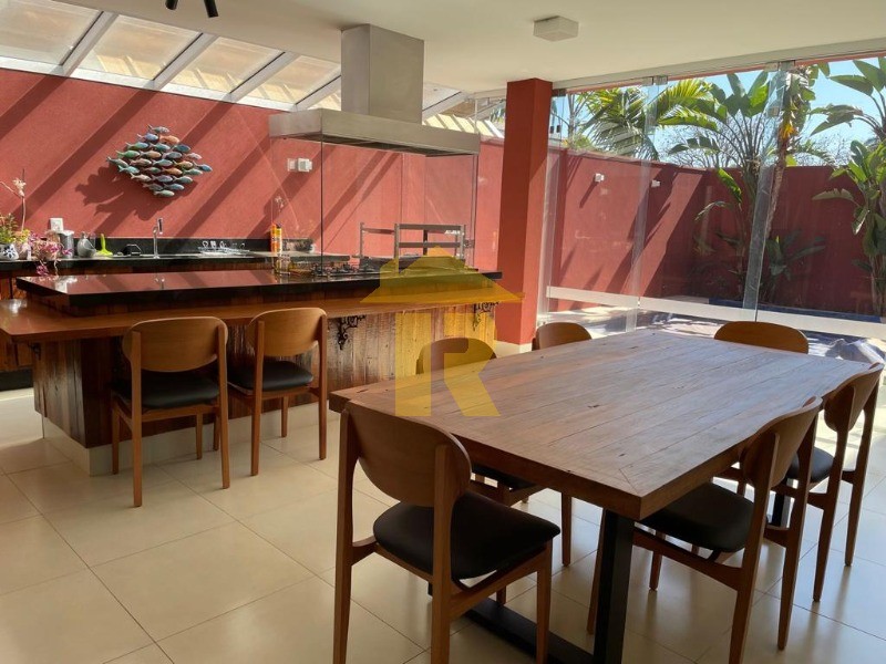 Casa de Condomínio com 4 quartos à venda, 330m² — foto 17 de 28
