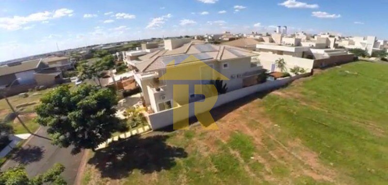 Casa de Condomínio com 4 quartos à venda, 450m² — foto 3 de 30