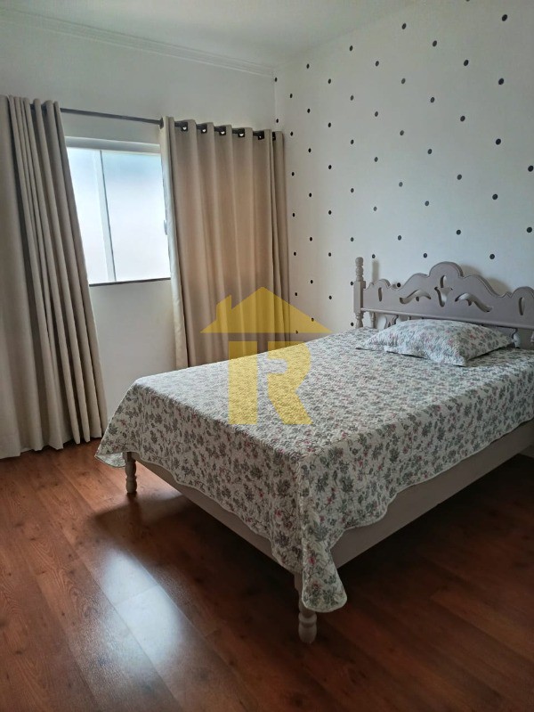 Casa com 3 quartos à venda, 186m² — foto 33 de 36