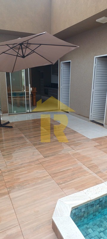 Casa de Condomínio com 3 quartos à venda e aluguel, 216m² — foto 15 de 33