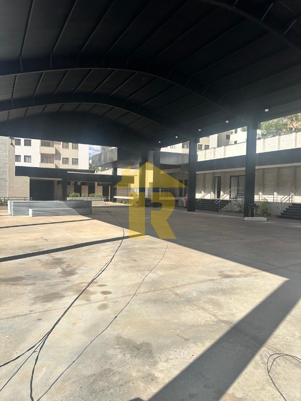 Loja / Salão / Ponto Comercial  à venda e aluguel, 2000m² — foto 10 de 39