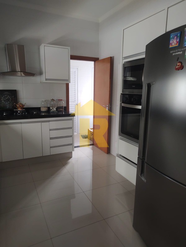 Casa de Condomínio com 3 quartos à venda, 153m² — foto 16 de 49