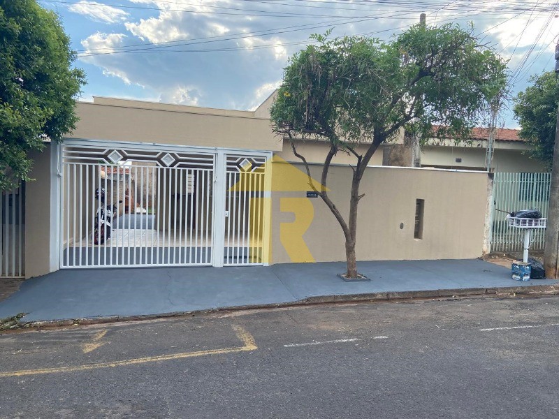 Casa com 2 quartos à venda, 70m² — foto 1 de 21