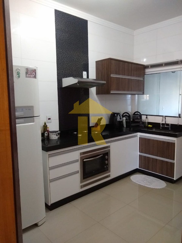 Casa com 3 quartos à venda, 95m² — foto 8 de 22