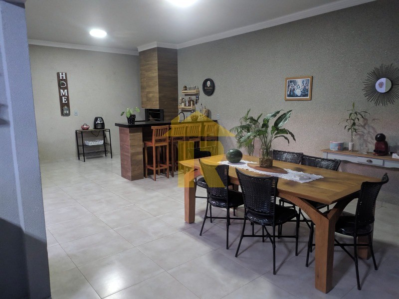 Casa com 3 quartos à venda, 186m² — foto 9 de 36