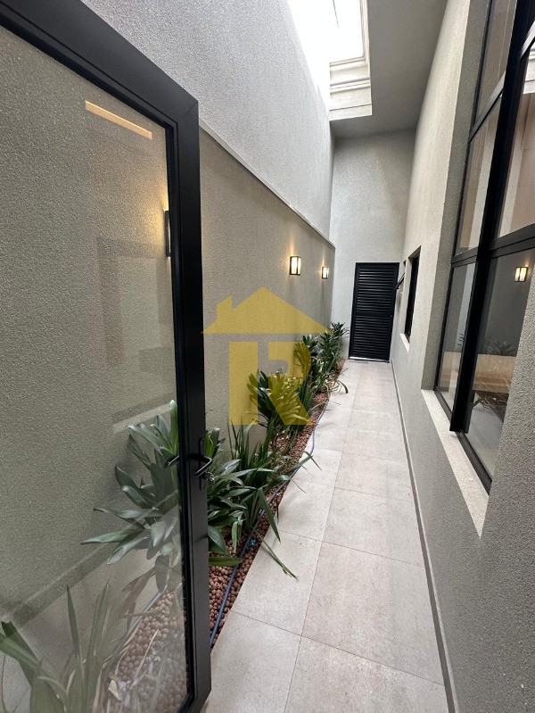 Casa de Condomínio com 3 quartos à venda, 170m² — foto 2 de 31