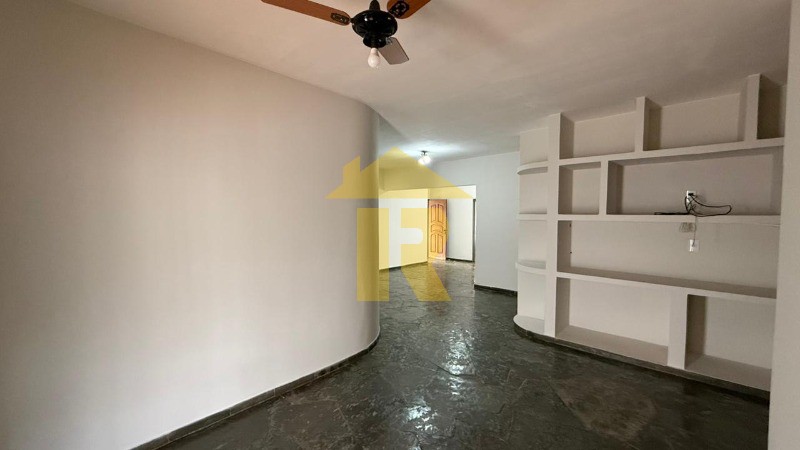 Casa com 3 quartos à venda, 340m² — foto 10 de 41