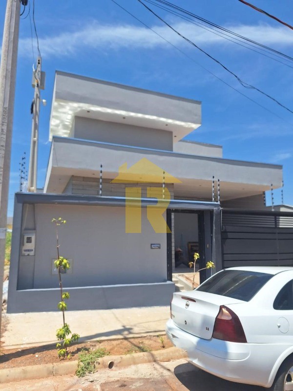 Casa com 3 quartos à venda, 100m² — foto 2 de 24